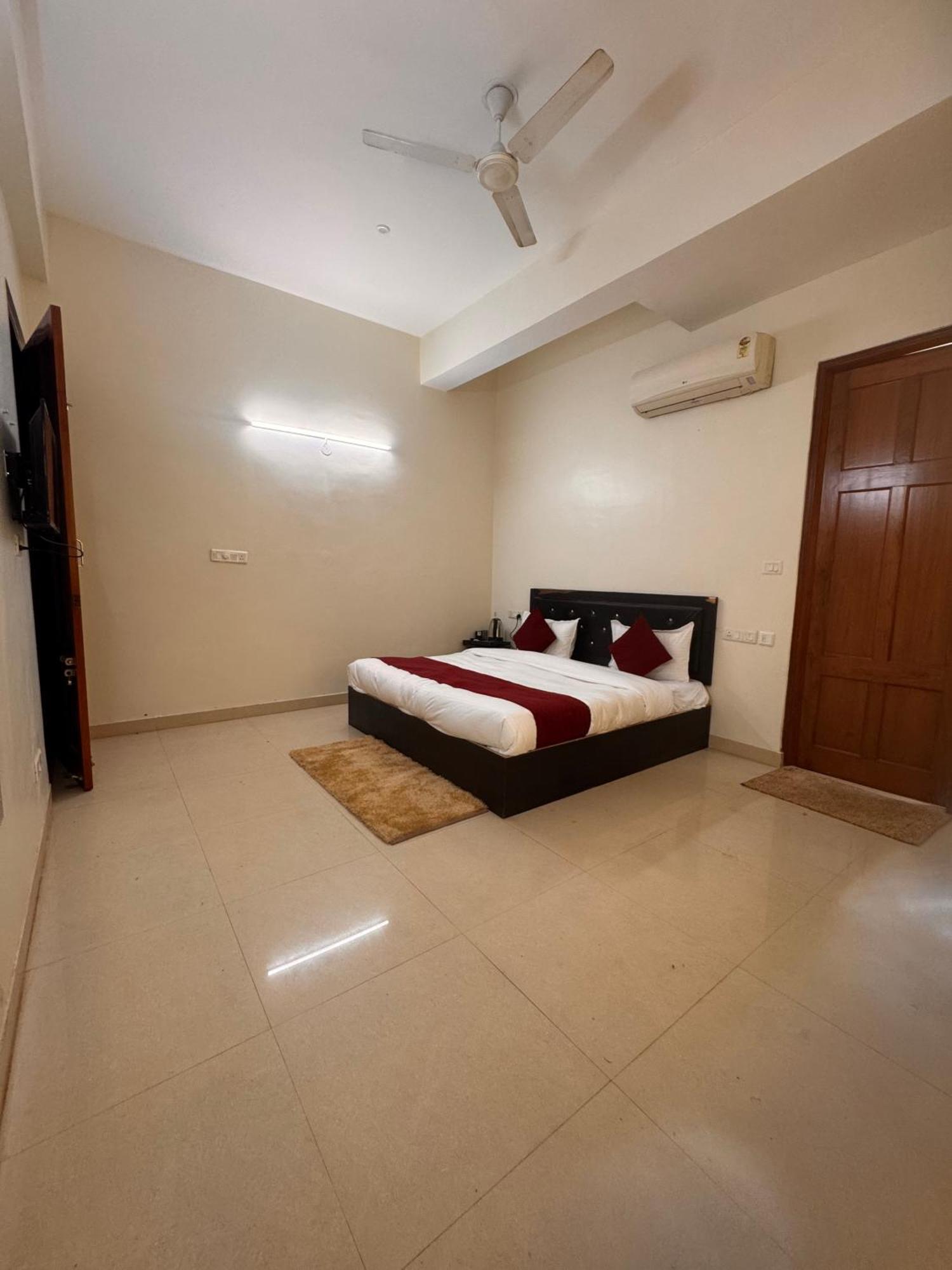 Hl Grand Hotel لاكناو المظهر الخارجي الصورة
